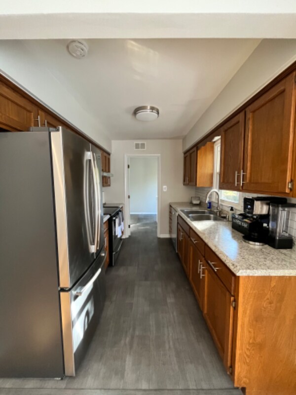 Building Photo - 8024 Outlook Dr