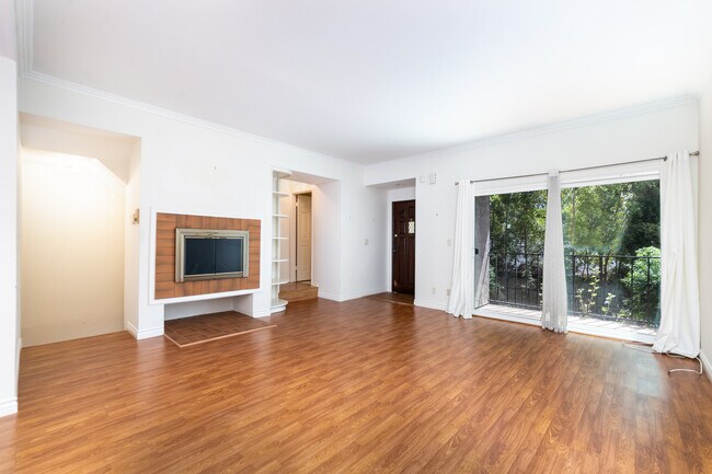 Foto del edificio - 12416 Magnolia Blvd