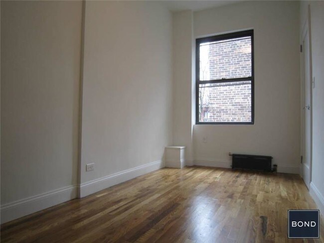 Foto del edificio - 61 W 8th St