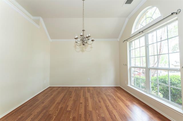 Foto del edificio - 1417 Lowes Farm Pkwy