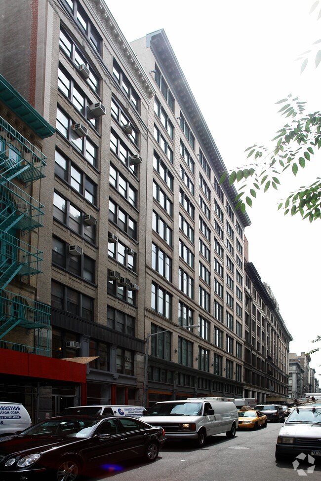 Building Photo - The Lion's Head Condominium