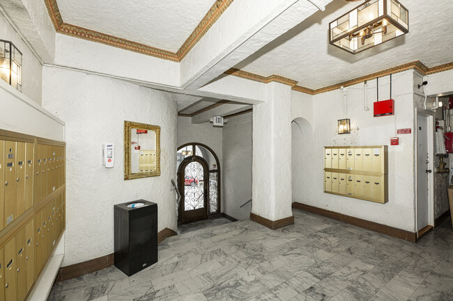 Foto del edificio - 665 Pine