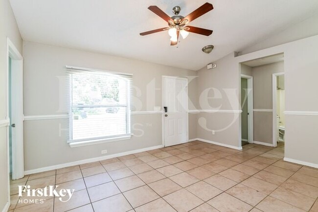 Building Photo - 1008 Heron Ct
