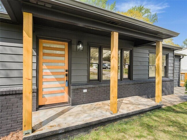 Foto del edificio - 960 Pine Forest Dr SW