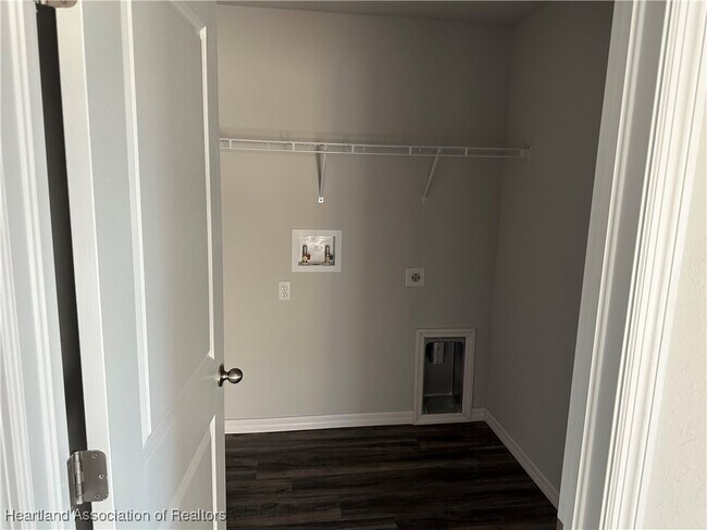 Foto del edificio - 1209 Stone Ridge Cir