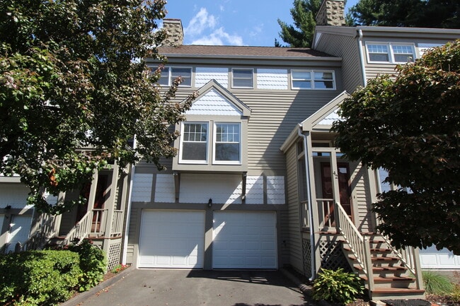 Building Photo - 42 Greystone