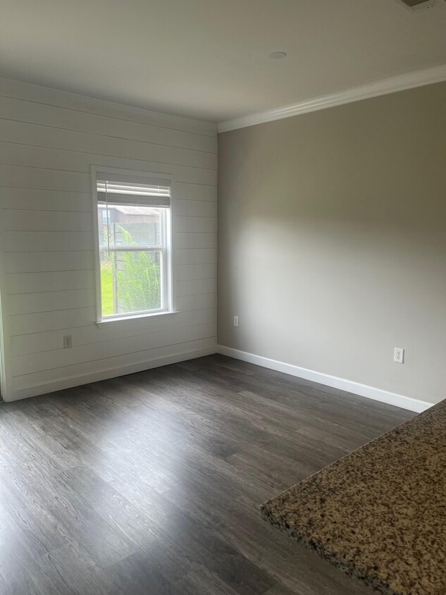 Primary Photo - 1810 Stable Ln