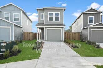 Building Photo - 18210 Via Aurelia Dr