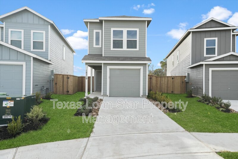 Foto principal - 18210 Via Aurelia Dr