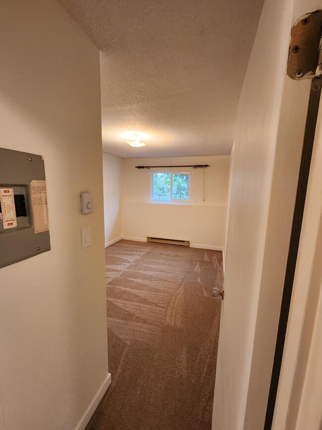 Building Photo - 1986 Glenidle Rd