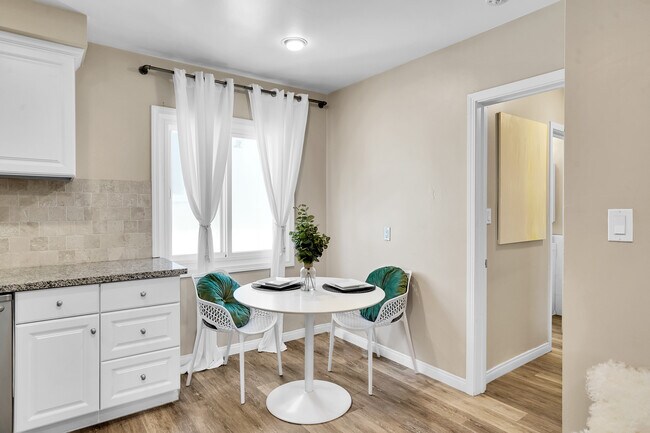 Dining Area - 721 Larch St
