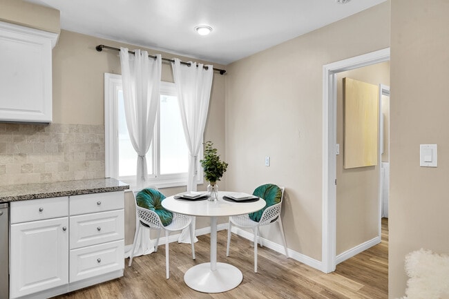 Dining Area - 721 Larch St
