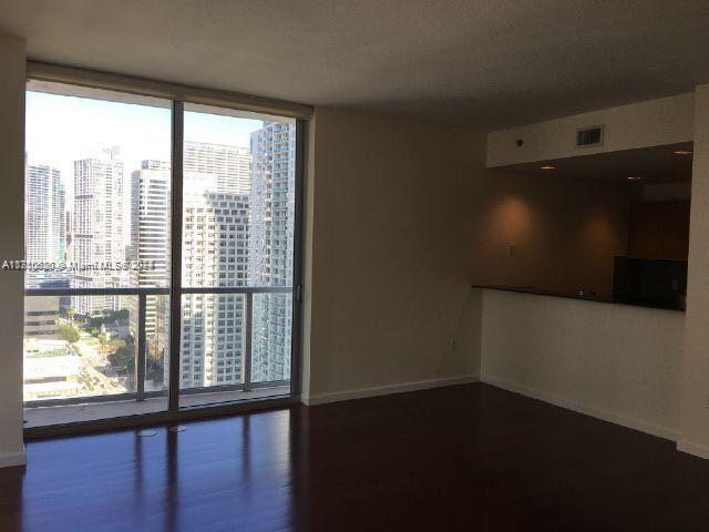 Building Photo - 1060 Brickell Ave