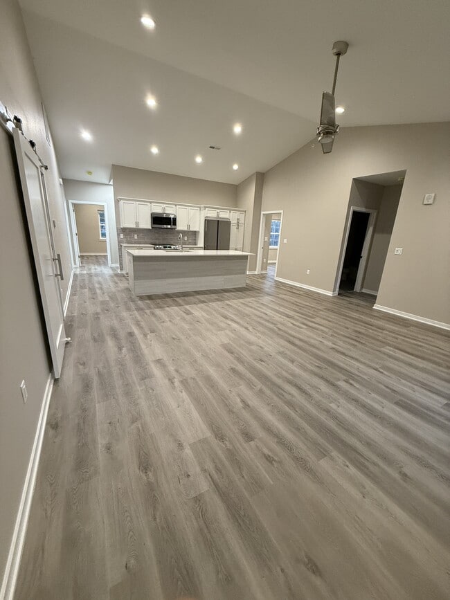 Building Photo - 2155 W Mill Rd