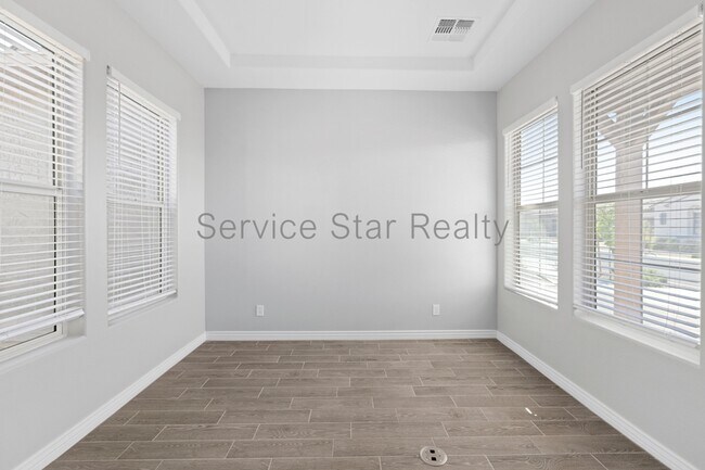 Foto del edificio - 10716 Thatcher Ave