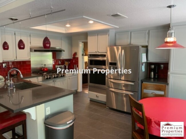 Building Photo - 575 Grimsby Ln