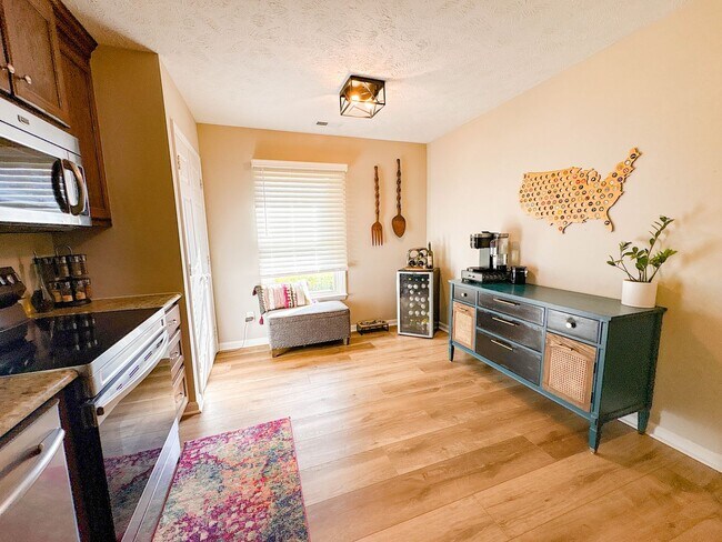 Foto del edificio - Coming Soon! 3 Bedroom 2 Bathroom-Dogs okay!