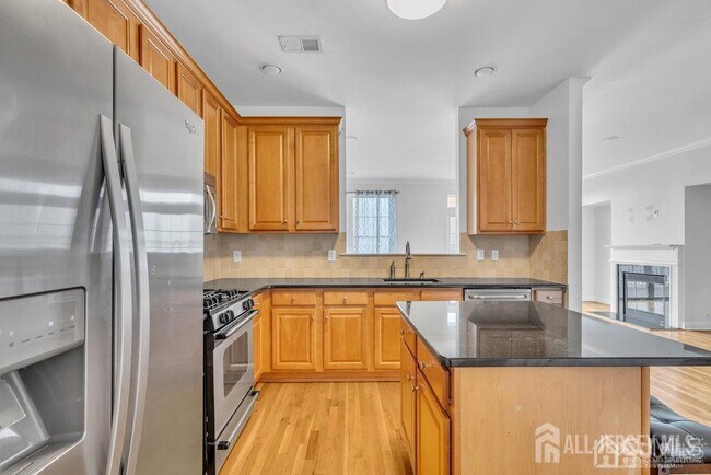 Building Photo - 38 S Shore Dr