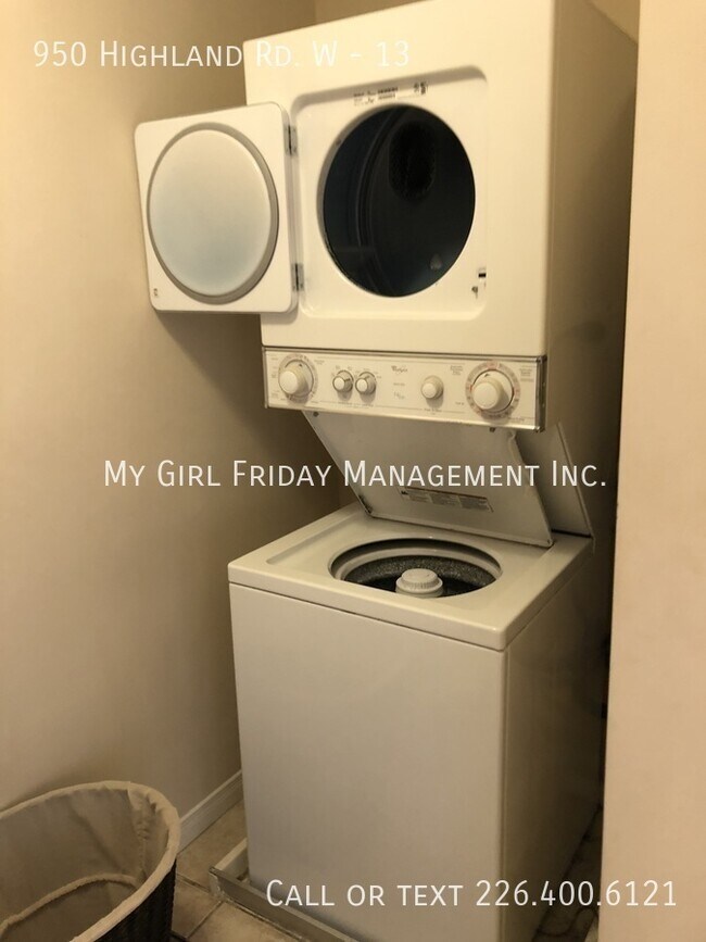 Building Photo - Spacious 2-Storey Townhome