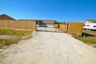 Building Photo - 25 Road 5608