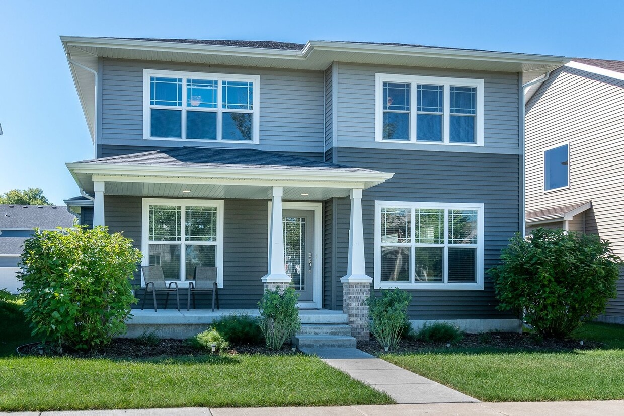 Primary Photo - Professionally Managed Home in Convenient ...