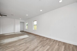 Building Photo - 765 Marjorie St