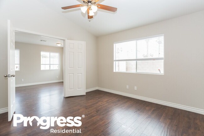 Building Photo - 4565 Savin Cir