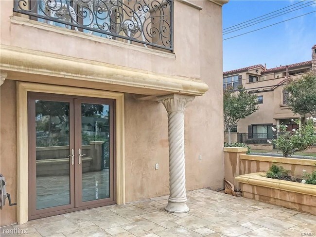 Foto del edificio - 4 br, 4 bath House - 527 10th St