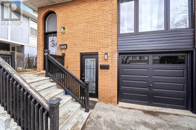 Building Photo - 1305 Consort Crescent