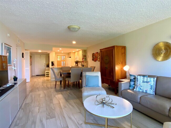 Foto del edificio - 3800 Oaks Clubhouse Dr