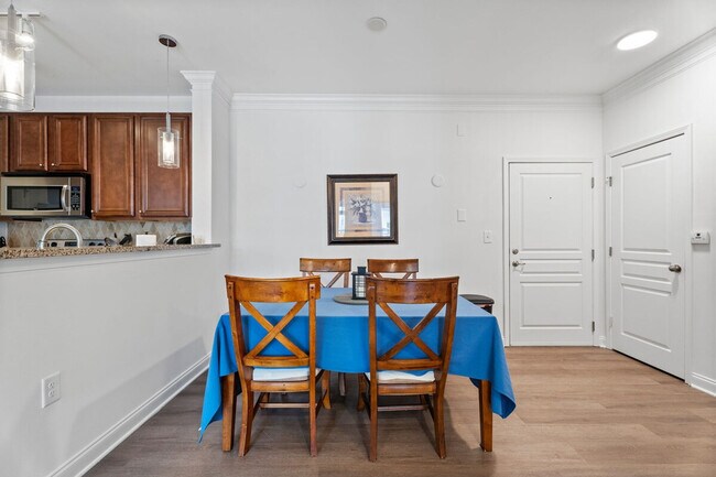 Foto del edificio - 3202 Renaissance Park Pl