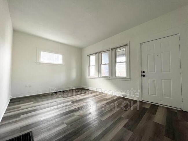 Foto del edificio - 1112 Gilsey Ave