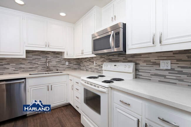 Foto del edificio - 7811 Eads Ave