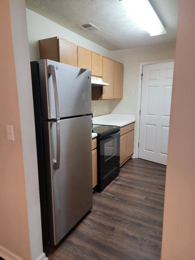 Building Photo - 5202 Fairington Ridge Cir