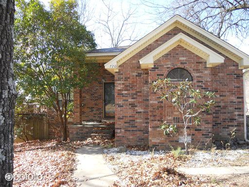 Primary Photo - 720 Parkway Place Dr