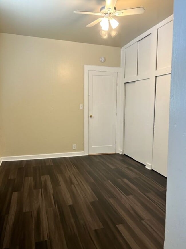 Building Photo - mcl1125