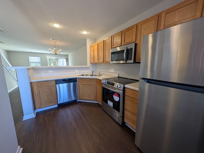 Foto del edificio - Cozy Townome located in the Old Stone Crossings community!