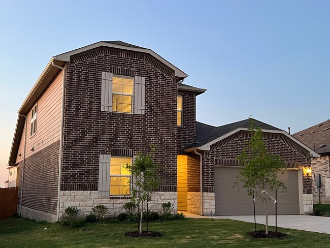 Foto del edificio - 154 Solitude Dr