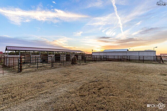 Foto del edificio - 5639 Johnson Rd