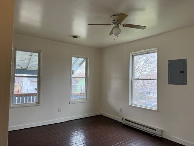 Foto del edificio - 1316 Alpine Ave NW