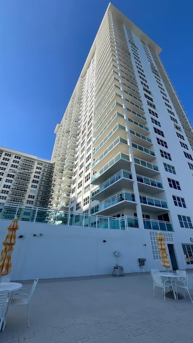 Building Photo - 3900 Galt Ocean Dr