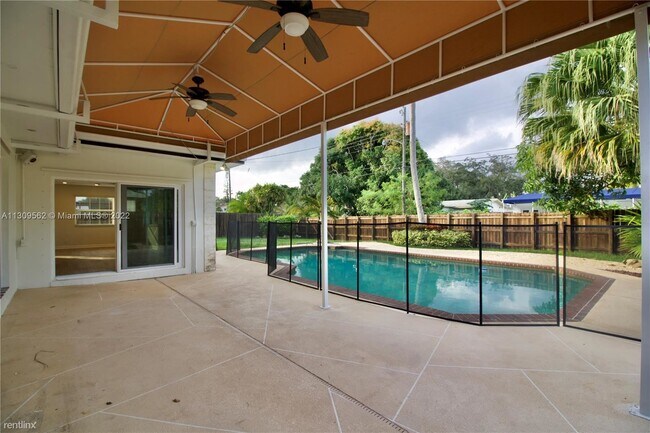 Foto del edificio - 3 br, 2 bath House - 5401 Pierce St