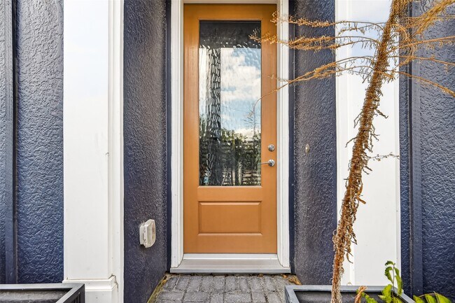 Foto del edificio - 815 Bringhurst St