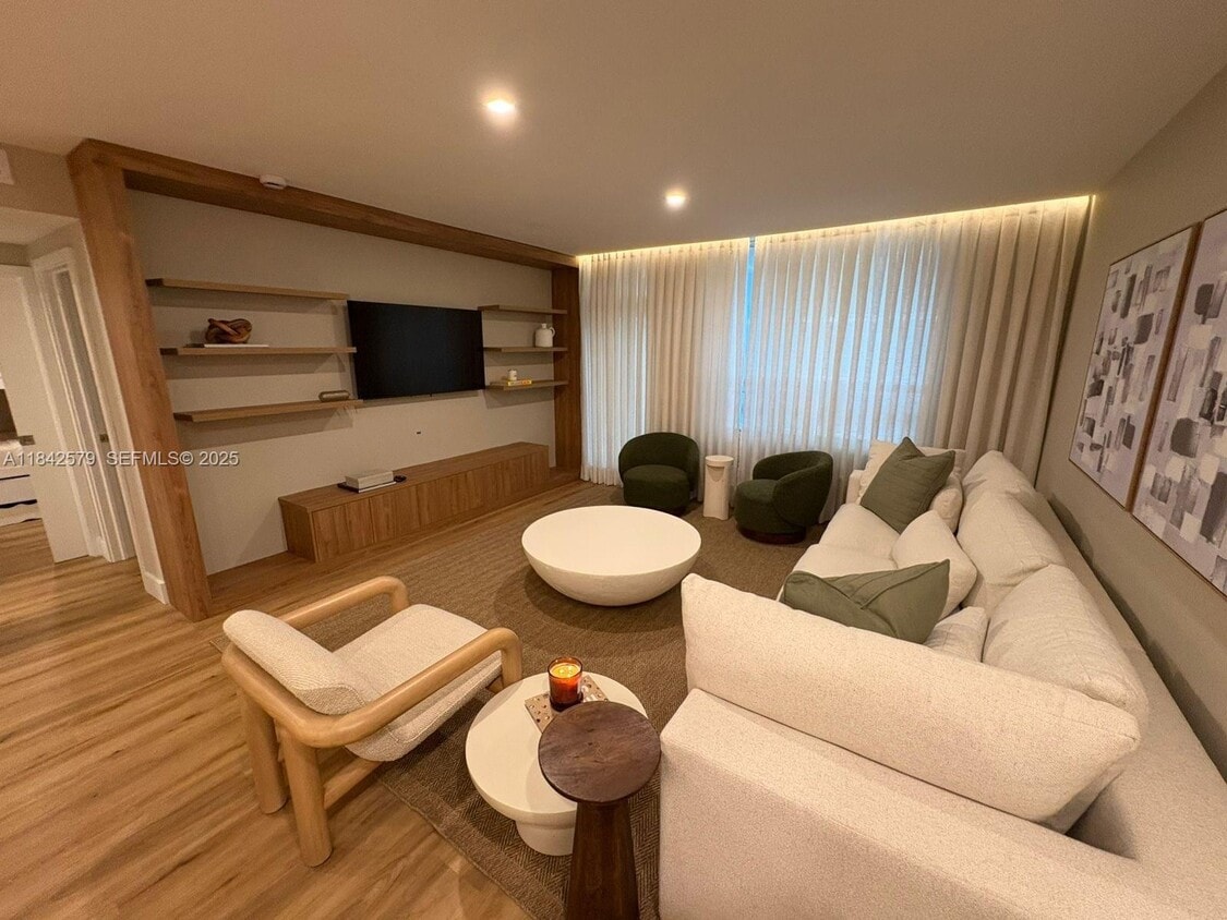 Foto del edificio - 10185 Collins Ave