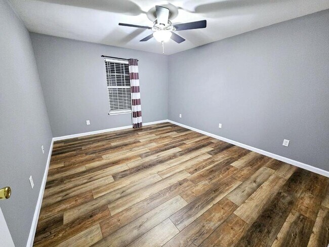 Foto del edificio - 11201 Spring Creek Ln