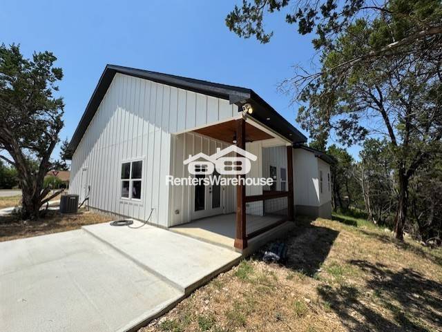 Building Photo - 664 Rolling Hills Dr