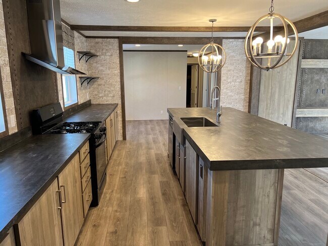 Building Photo - 39500 Warren Rd