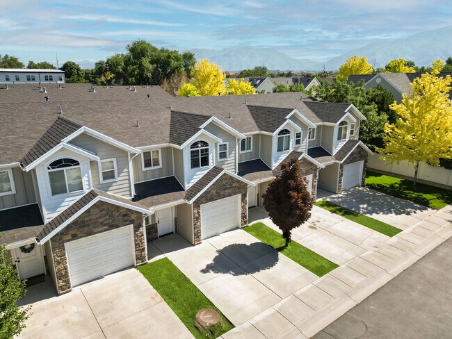 Foto del edificio - Angels Landing Townhomes
