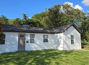 Building Photo - 10115 Sand Springs Ave