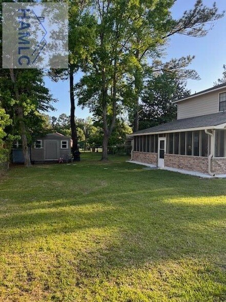 Foto del edificio - 1410 Brittney Ln